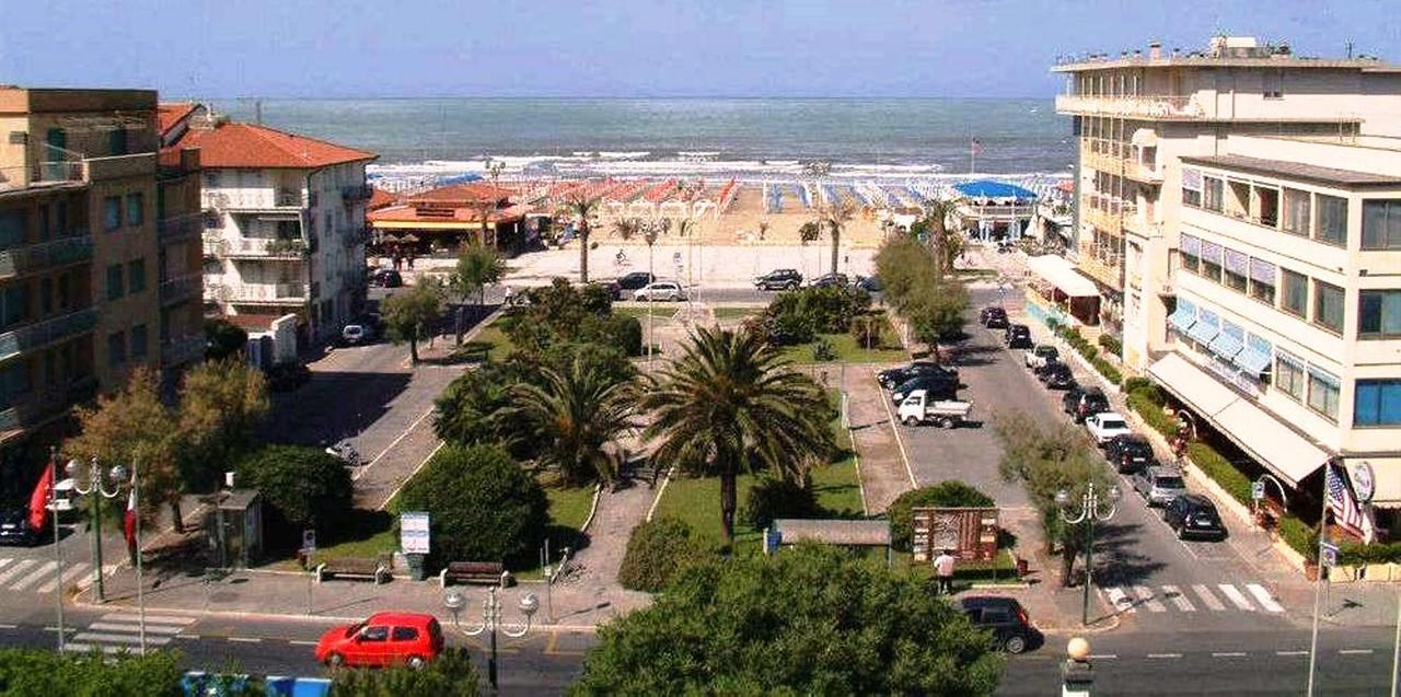 Hotel Villa Colombo Lido di Camaiore Exterior photo